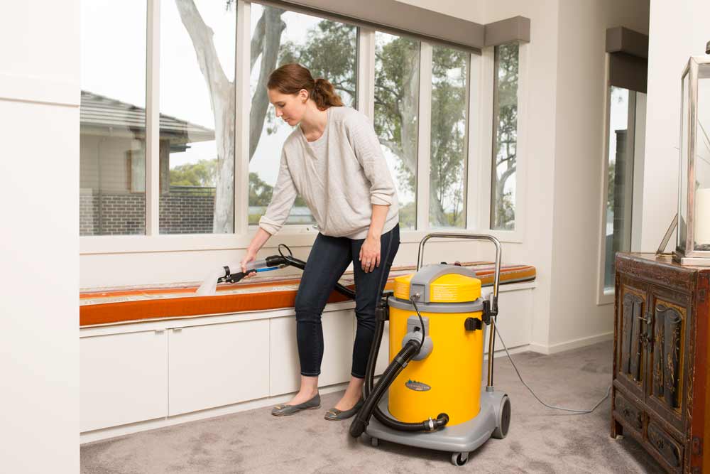 Ghibli M9P - 35 Litre Wet & Dry Vac & Extractor FULL SET (with Upholstery Tool & Floor Wand)