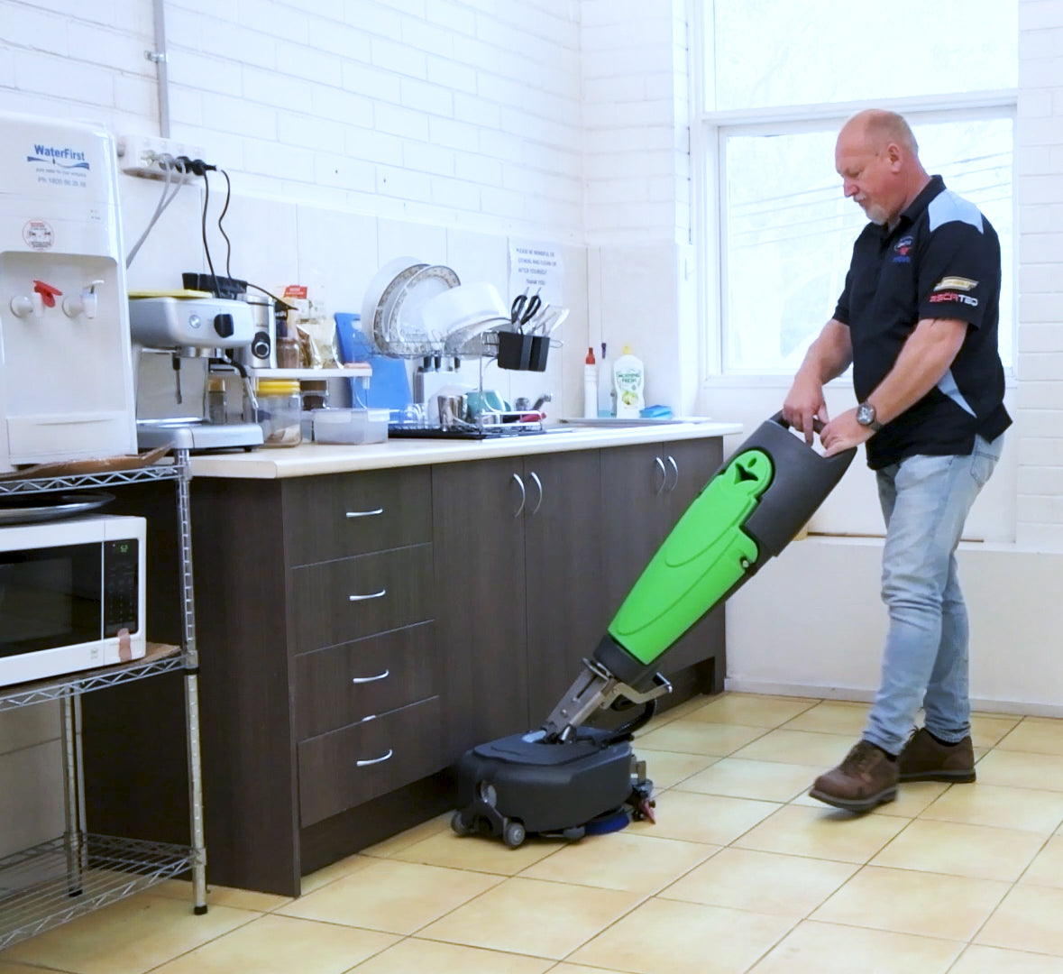 MIRA40 Floor Scrubber Dryer 36v (w/2 Batteries) Made in EU